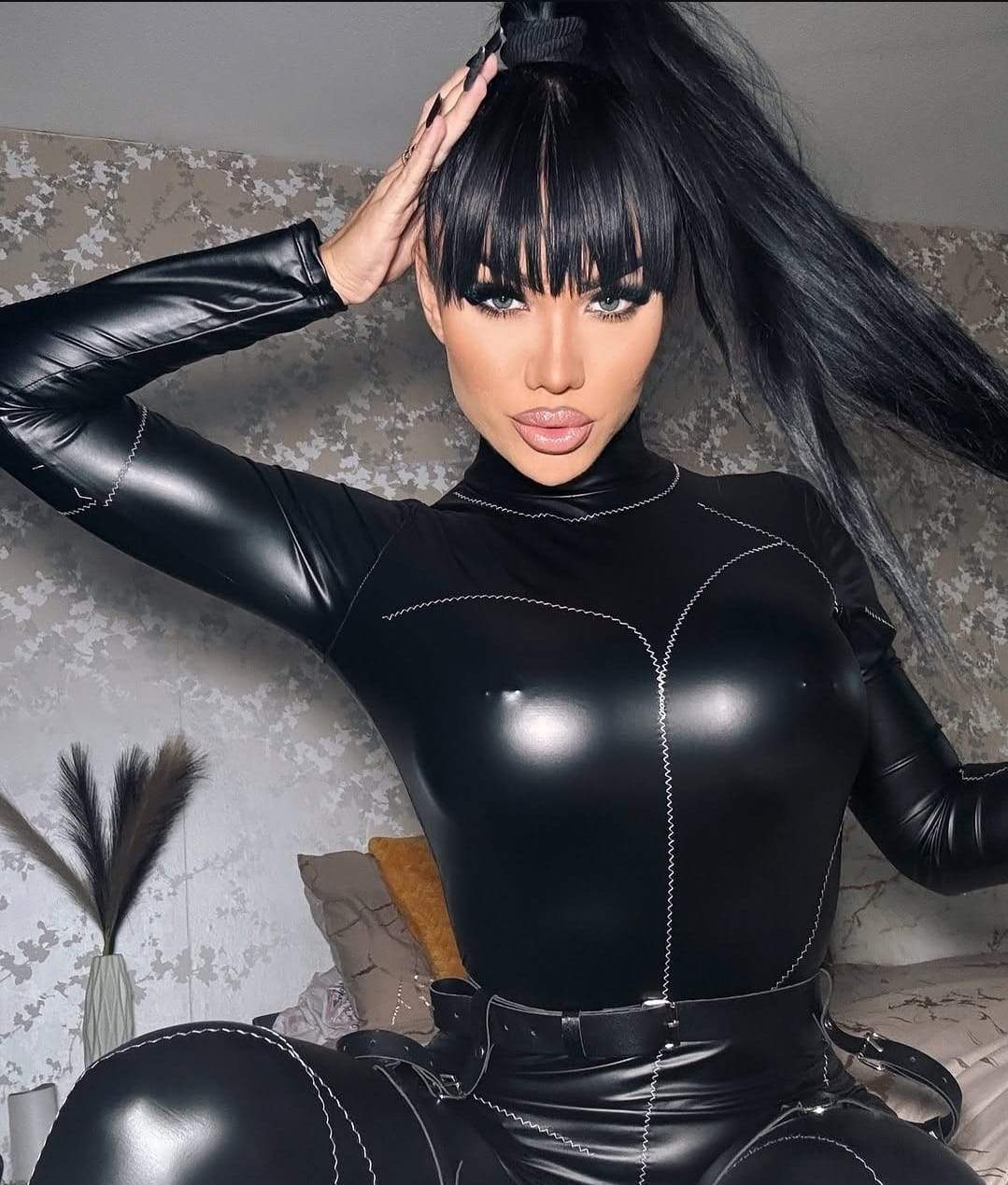 Nattasha Black de la Insula Iubirii le-a arătat fanilor locul în care practică meseria de dominatoare. Imagini rare
