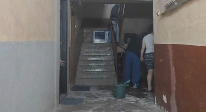 Agitație în Cenei după ce adolescentul implicat în uciderea lui Mario Berinde s-a întors acasă. Mama lui, nevoită să sune la 112