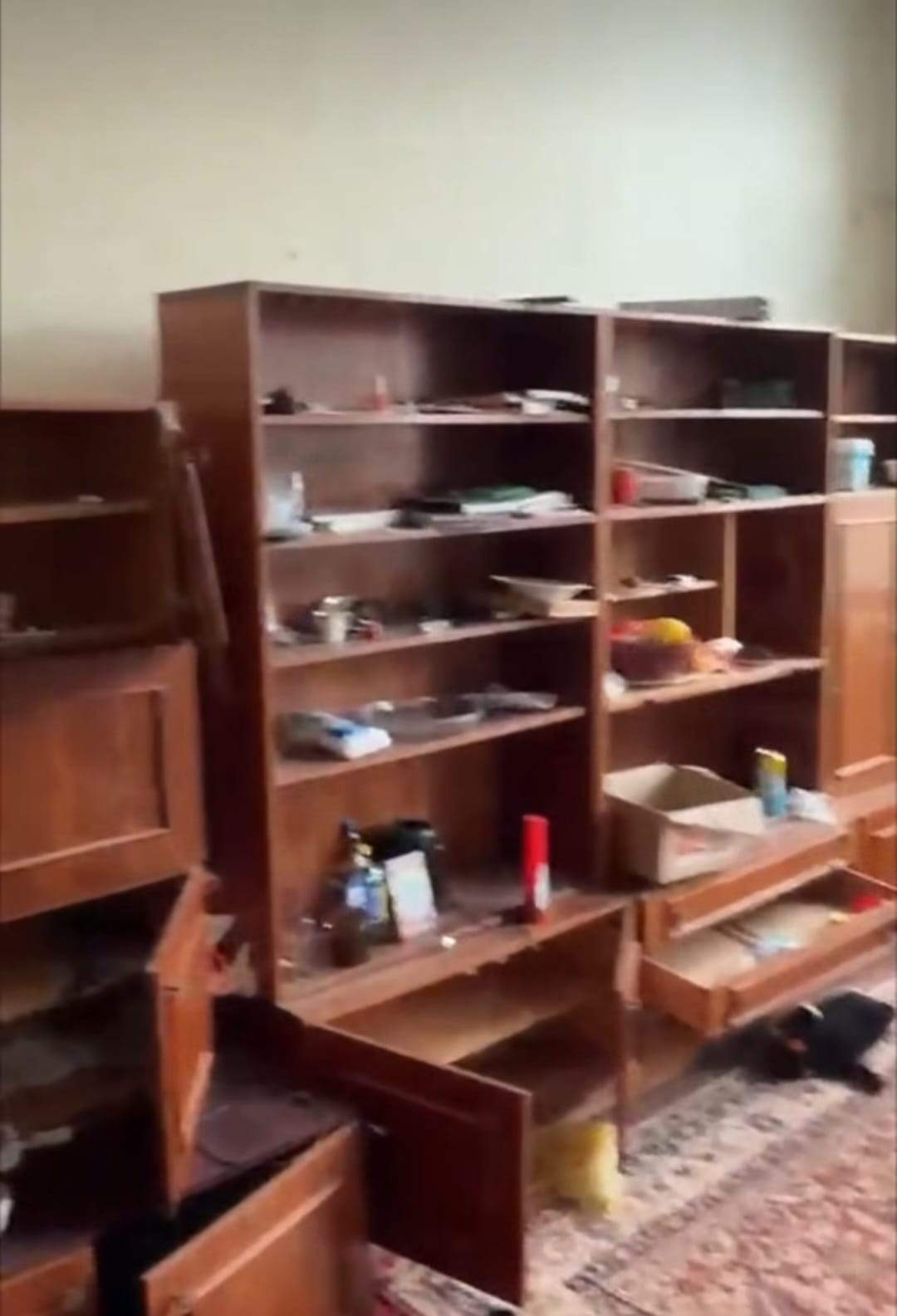 Ce au găsit polițiștii într-un apartament din Centrul Vechi, în Botoșani. Totul a fost filmat
