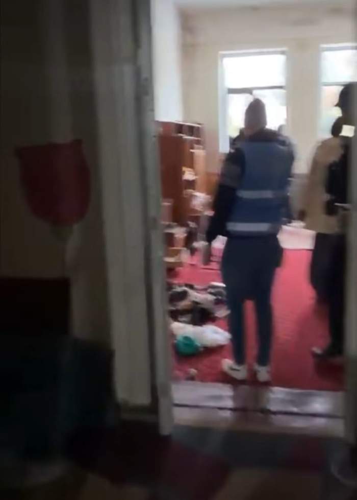 Ce au găsit polițiștii într-un apartament din Centrul Vechi, în Botoșani. Totul a fost filmat