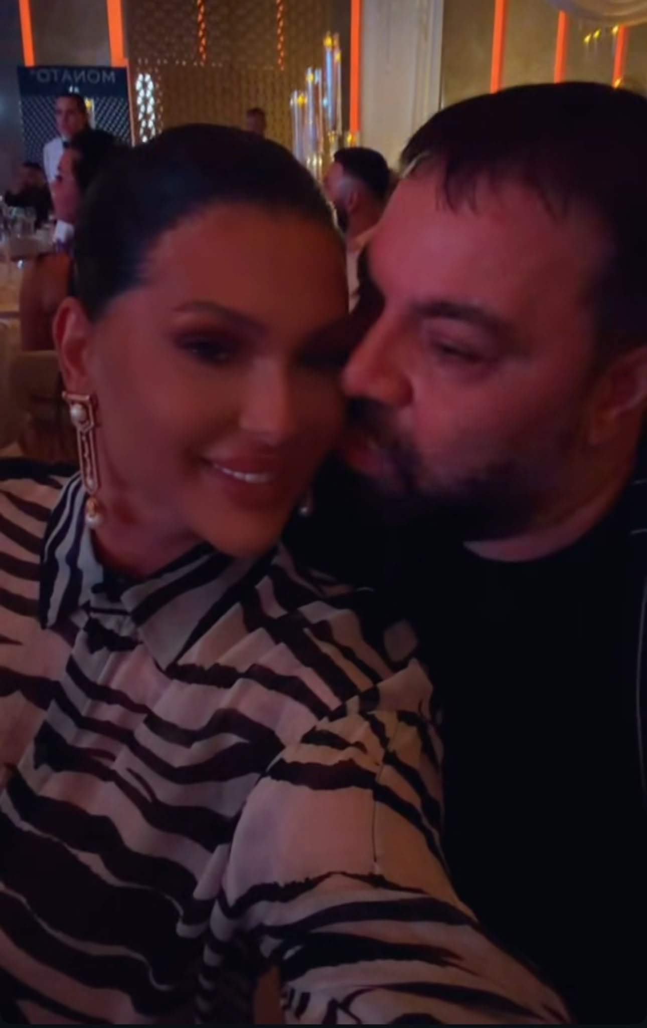 Roxana Dobre, apariție diferită la nunta lui Lele și a Andrei Voloș. Soția lui Florin Salam a ales o rochie lungă și închisă până în gât