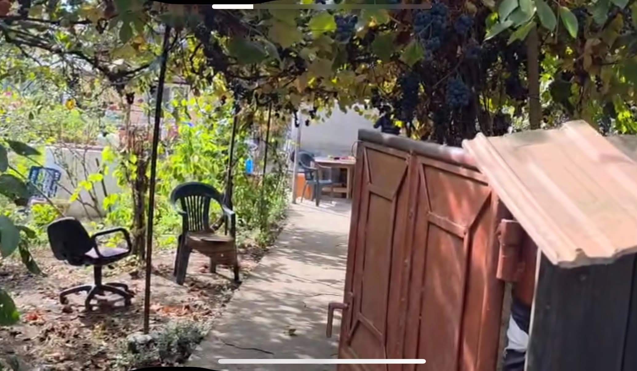 Așa arată casa în care și-ar fi găsit sfârșitul Valentina, tânăra al cărei trup a fost găsit într-o valiză, în râul Olt