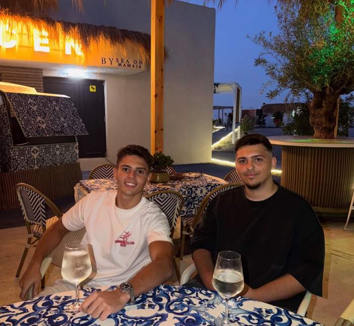 cei doi baieti ai madalinei apostol