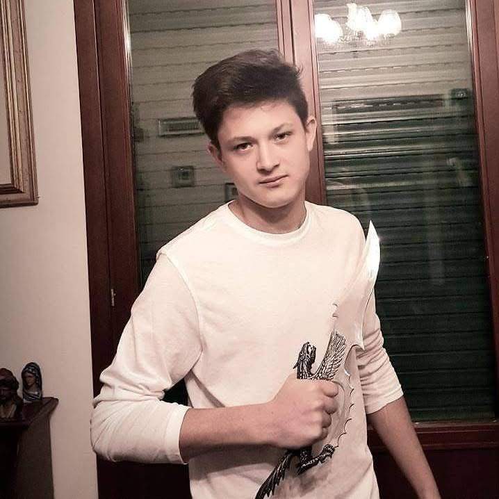 tânărul împușcat în cap în Italia