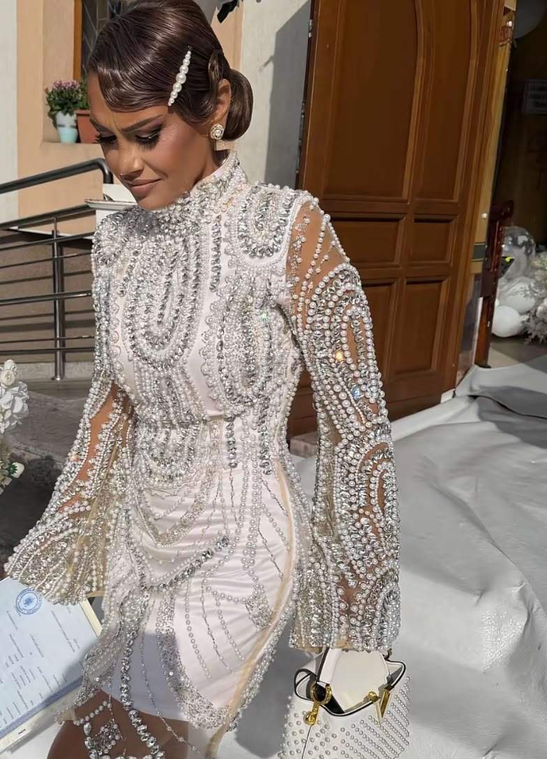 Cati Simionescu, în rochie elegantă