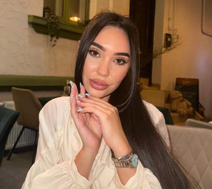 Alexandrina Bogza, aranjată la o masă