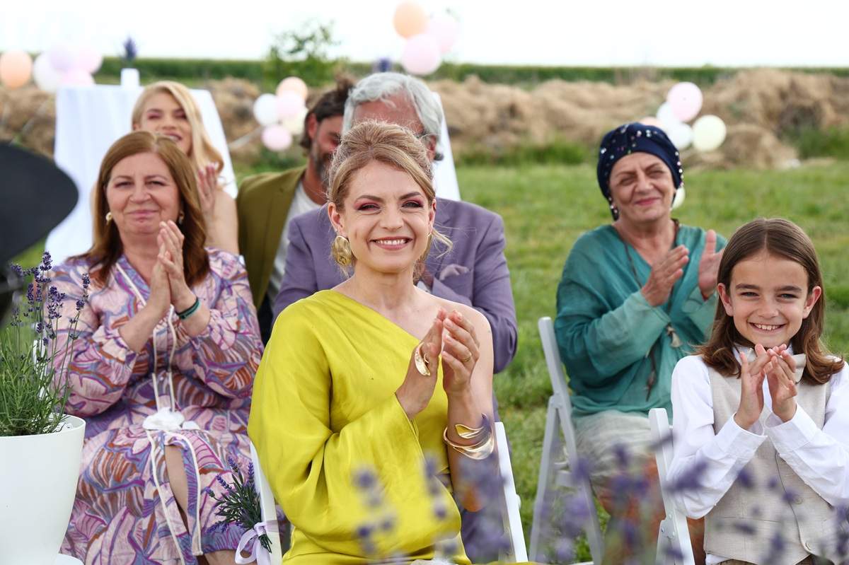 Când revine serialul Ana, Mi-ai fost scrisă În ADN pe Antena 1 și Antena Play. Destine cu parfum de lavandă, ultimele două difuzări, din 15 octombrie