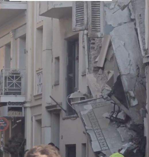 Clădire distrusă după explozie