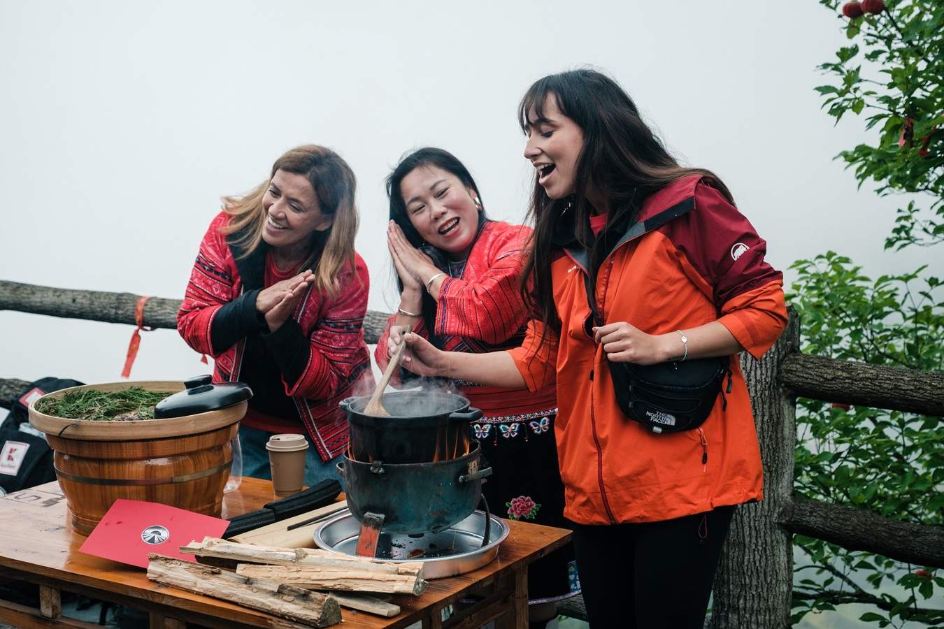 Locul fascinant din China în care au ajuns concurenții de la Asia Express. Tradițiile comunităților Yao și Dong i-au surprins