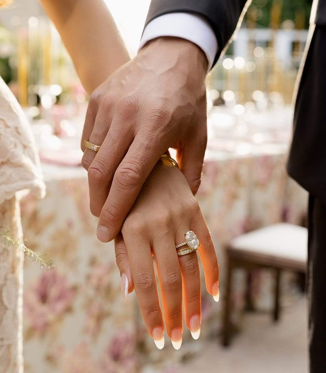 Primele imagini de la cununia civilă a lui Valerie Lungu cu Alex Gîlcă! Ce ținută inedită a ales influencerița