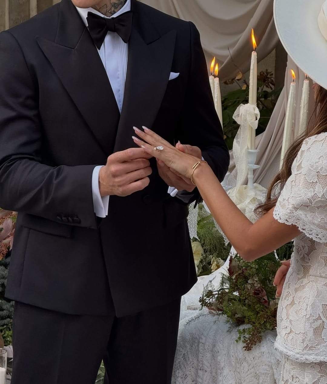 Primele imagini de la cununia civilă a lui Valerie Lungu cu Alex Gîlcă! Ce ținută inedită a ales influencerița