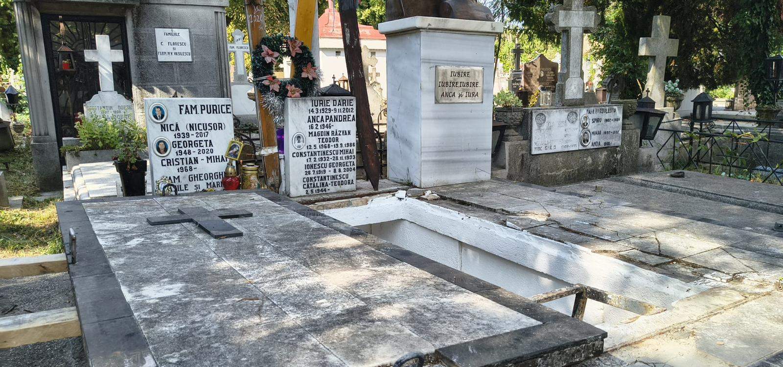 Primele imagini de la slujba de înmormântare a Ancăi Pandrea. Actrița urmează să fie condusă pe ultimul drum