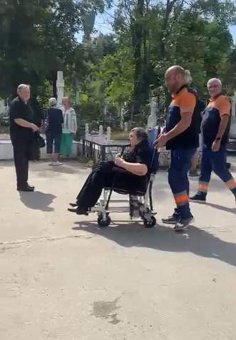 Primele imagini de la slujba de înmormântare a Ancăi Pandrea. Actrița urmează să fie condusă pe ultimul drum
