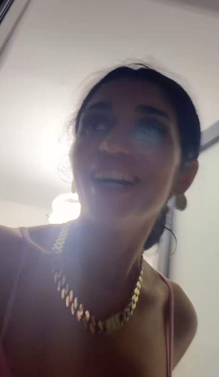Melek Mincă în casă