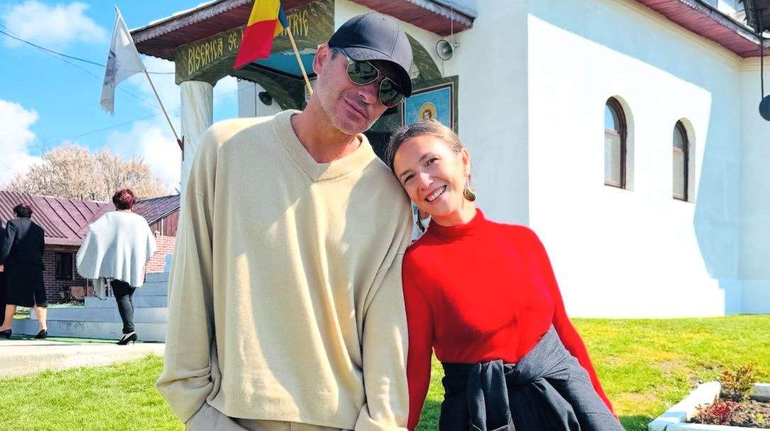 Radu Valcan si adela popescu sunt in vacanta
