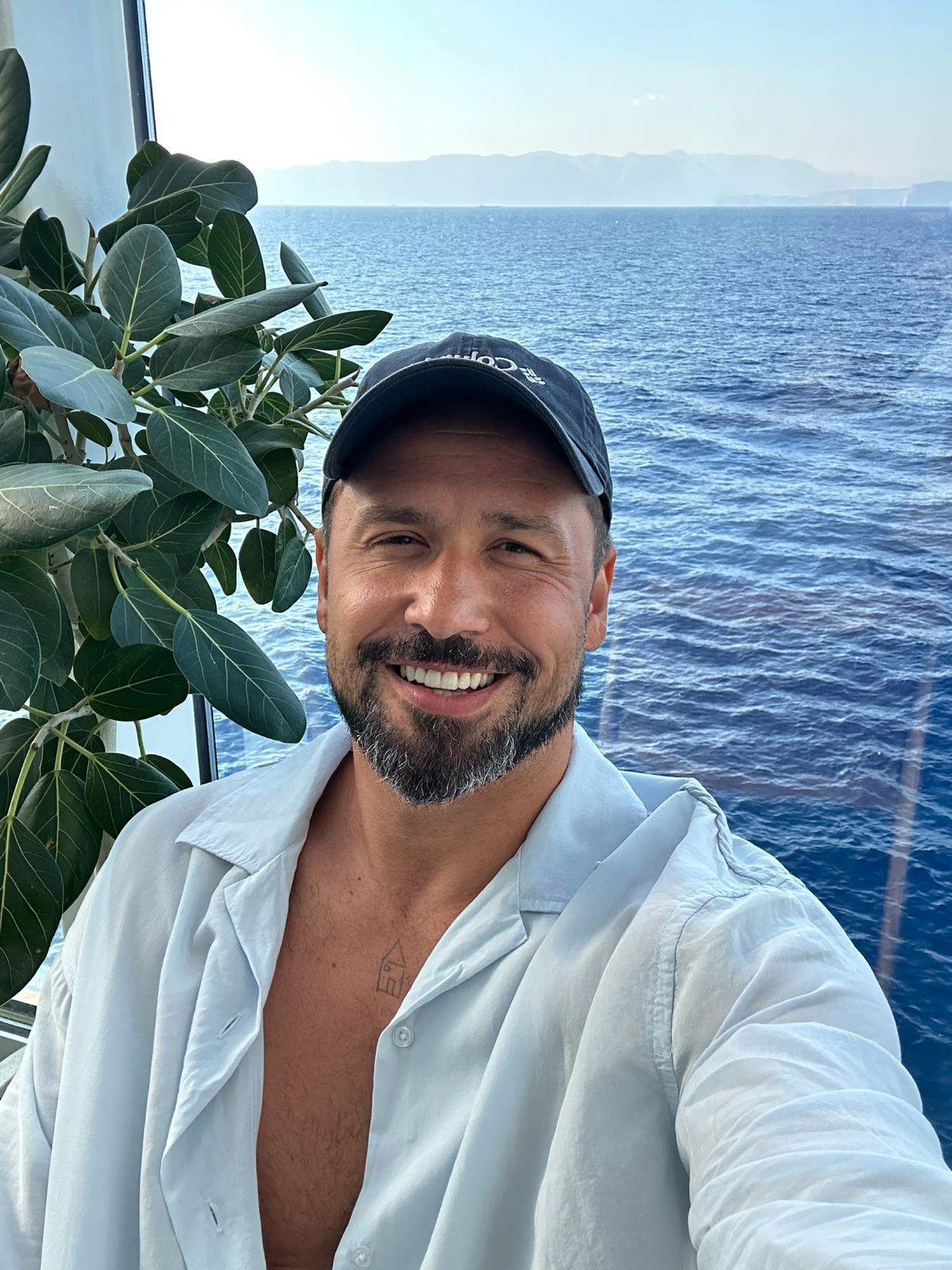 Alexandru Constantin, mărturisire neașteptată despre tatuajul de pe piept. Ce semnificație are „căsuța”: „Am ales să mă întorc la mine” | EXCLUSIV
