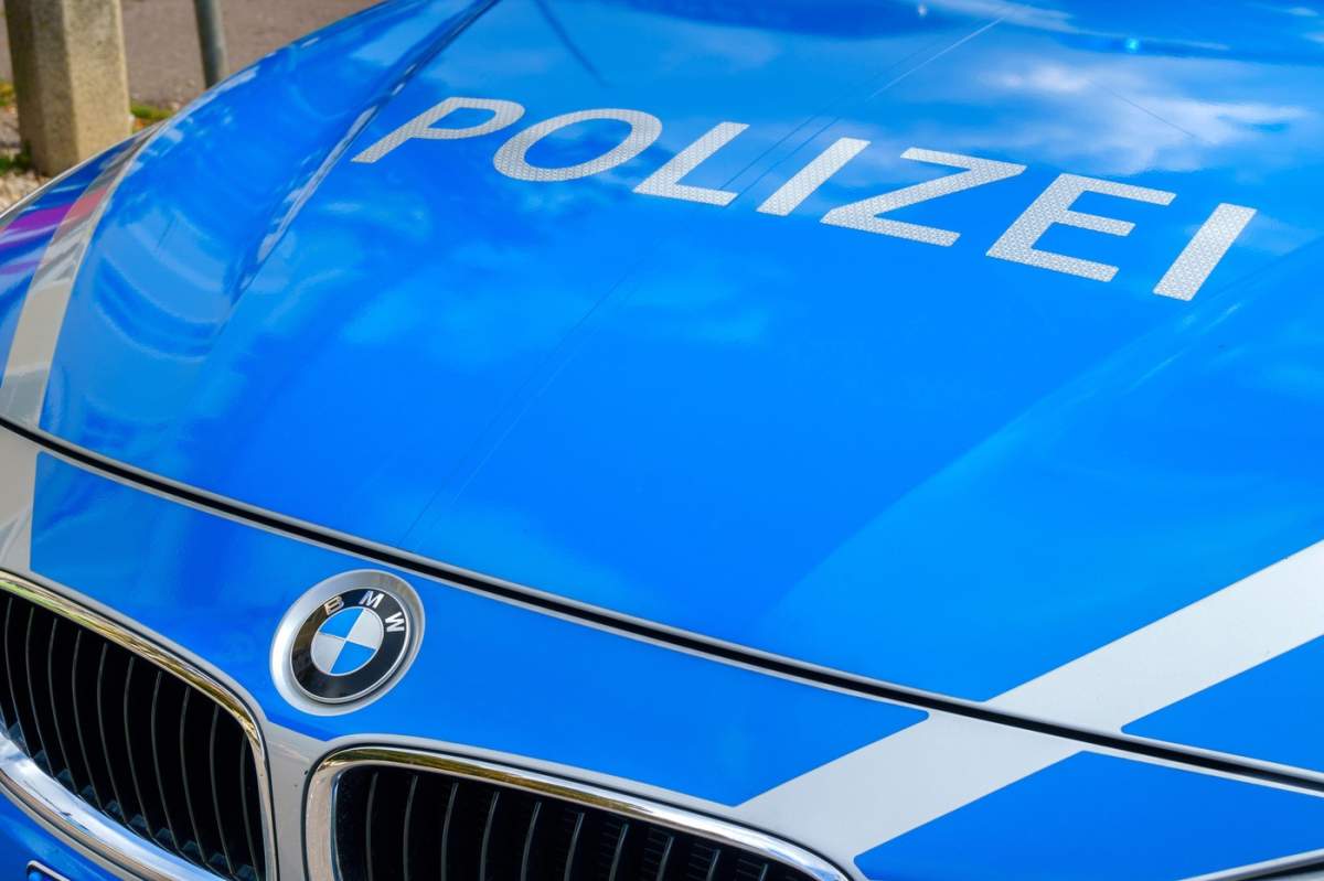 Caz tulburător în Germania! Un muncitor român mort a fost transportat aproape 100 de kilometri cu mașina și lăsat într-o parcare