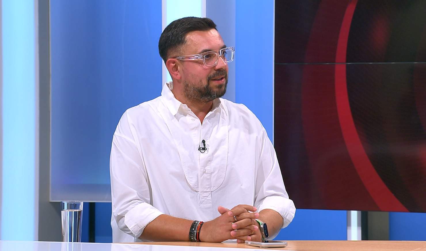 Mihalis, despre cum a reuşit să-şi ţină în viaţă bunica până la 101 ani: „Ar mai fi trăit”