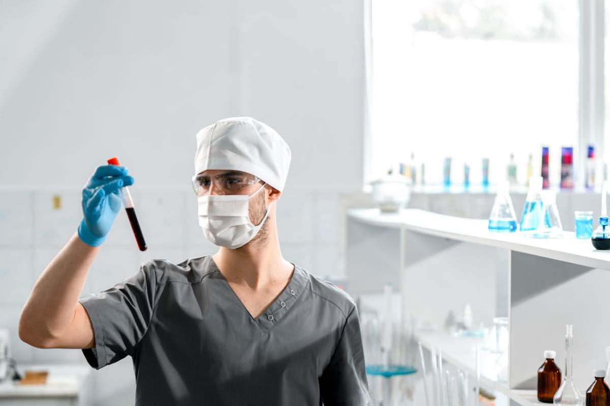 (P) Cum alegi un laborator de analize medicale în 2026: 7 criterii verificabile, de la acreditare la termenul de rezultat