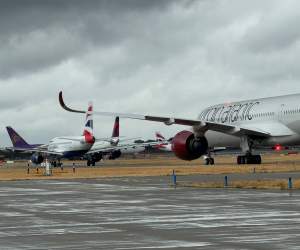 Aeroportul Londra Heathrow, blocat la decolări de peste o oră. Niciun avion nu a mai plecat