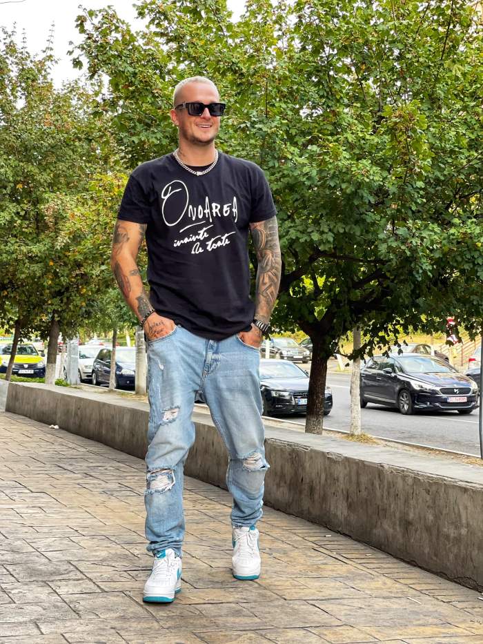 Un alt rapper din România, la pământ, după concert. Mulți l-au asemănat ...